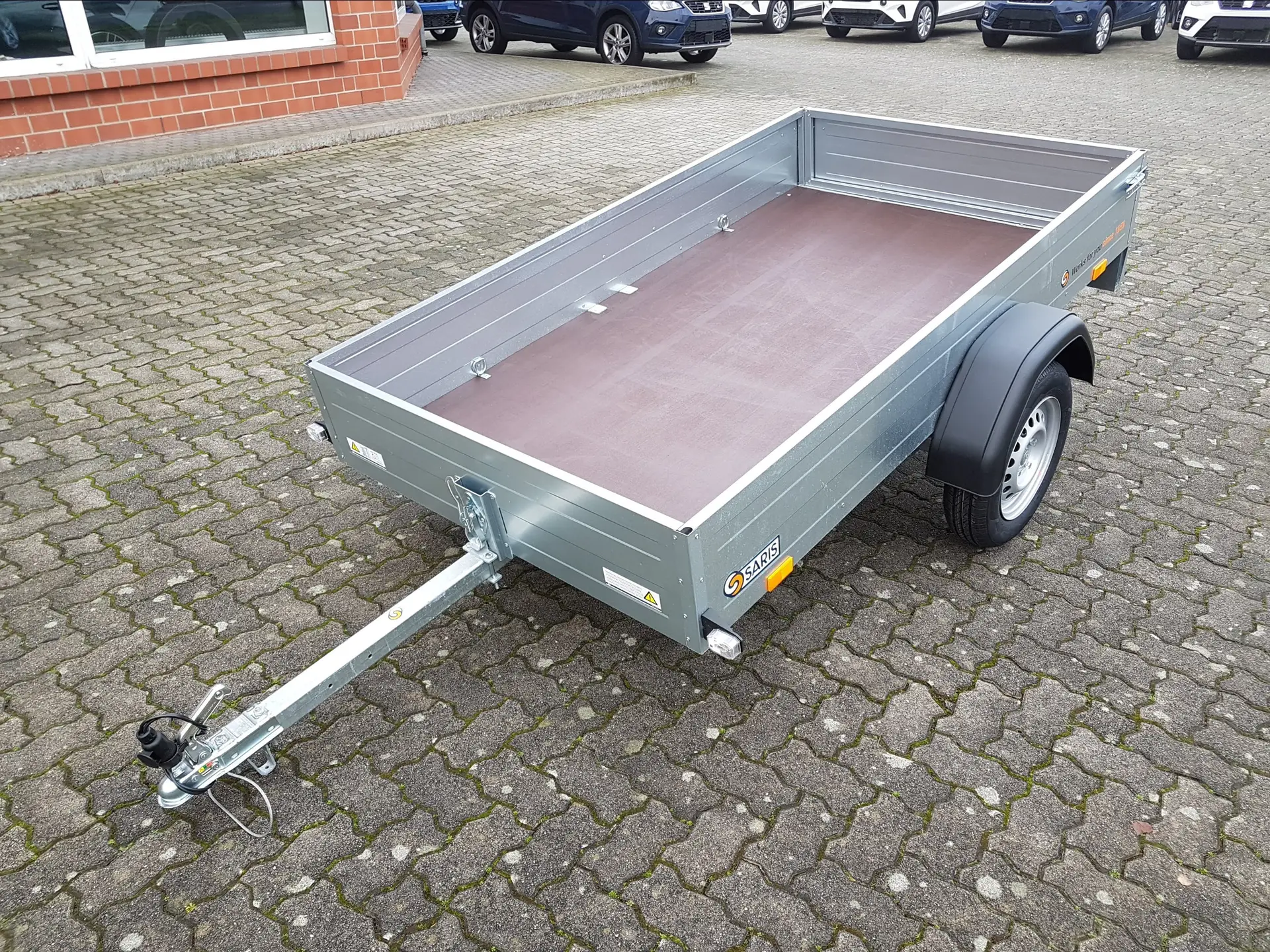 16-1.webp Remorque avec ridelles 226x126 750 kg Saris KG – Image 1