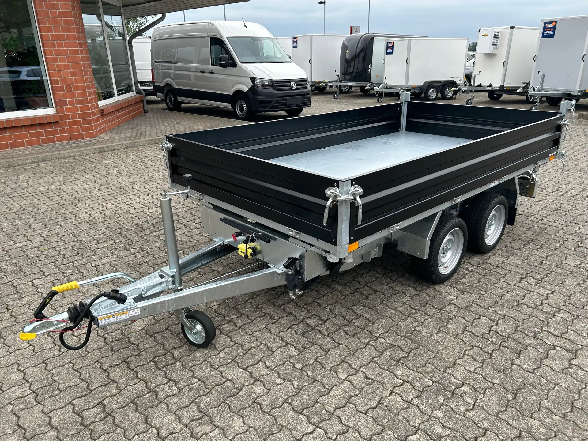 16-2.webp Remorque tri-benne Humbaur HTK 2700.31 3140x175 2700 kg – Image 1