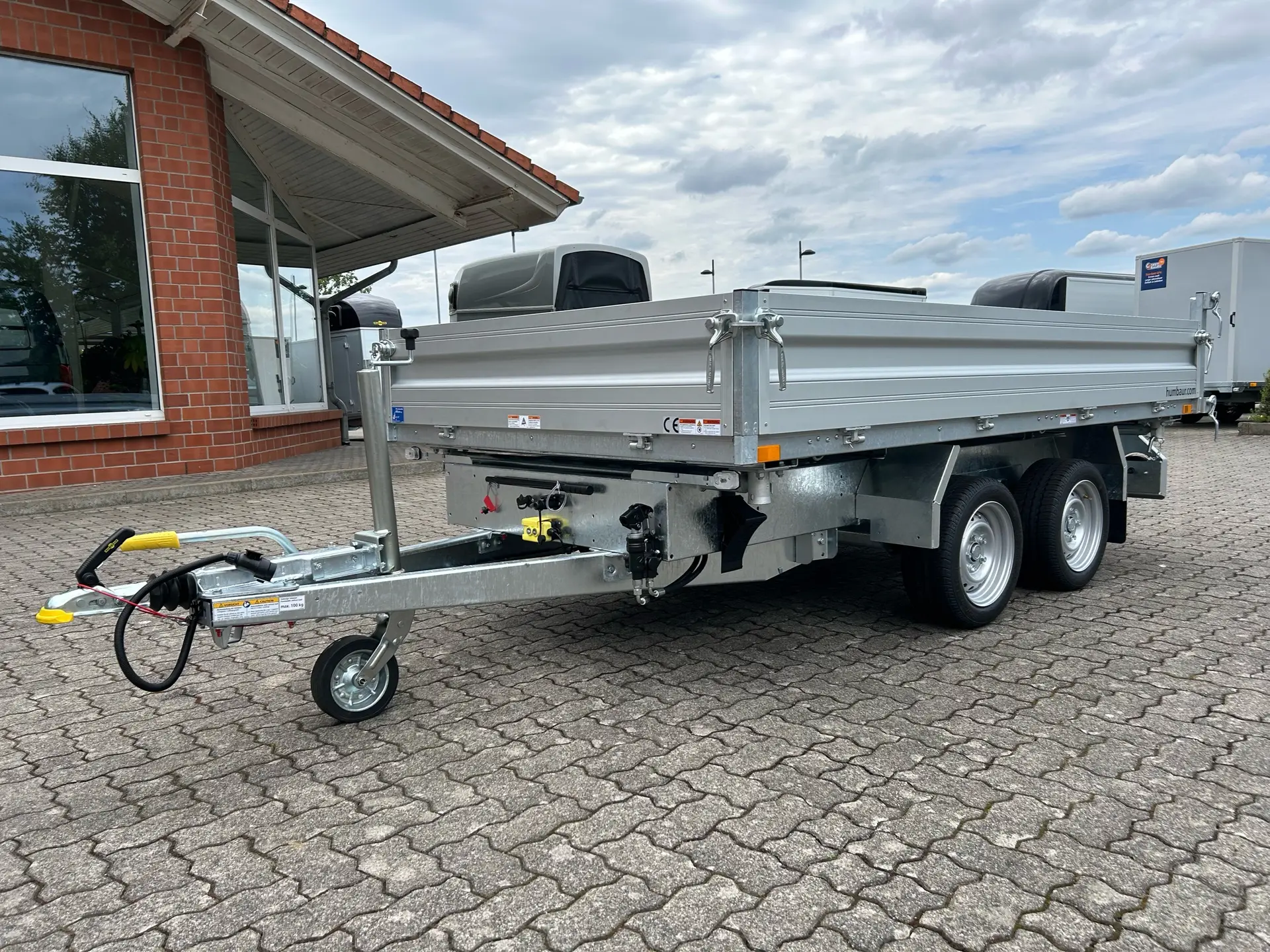 17-4.webp Remorque tri-benne Humbaur HTK 3500.31 314x175 3500 kg – Image 1