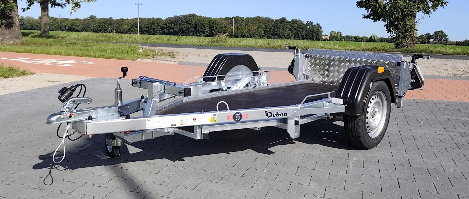 21-2.jpg Remorque porte-scooter 3 roues Debon Roadster MP3 750 kg – Image 1