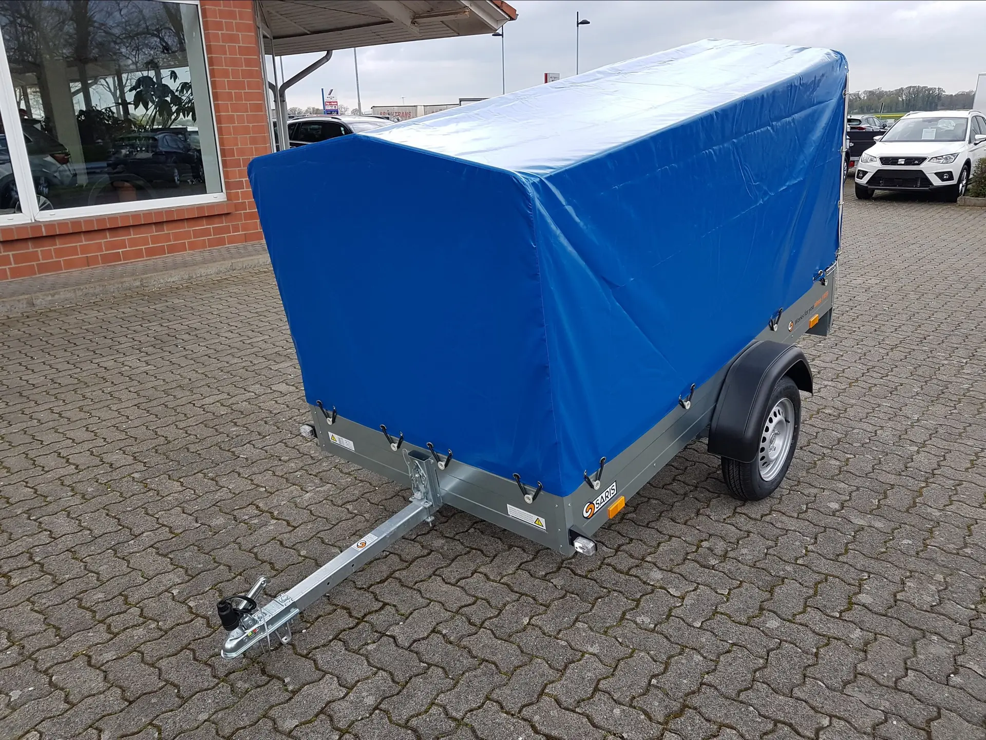 31-1.webp Remorque avec bâche alto 226x126 750 kg – Image 1