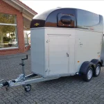 Van transport chevaux Humbaur Equitos Alu Plus Black 2700 kg — Black Edition