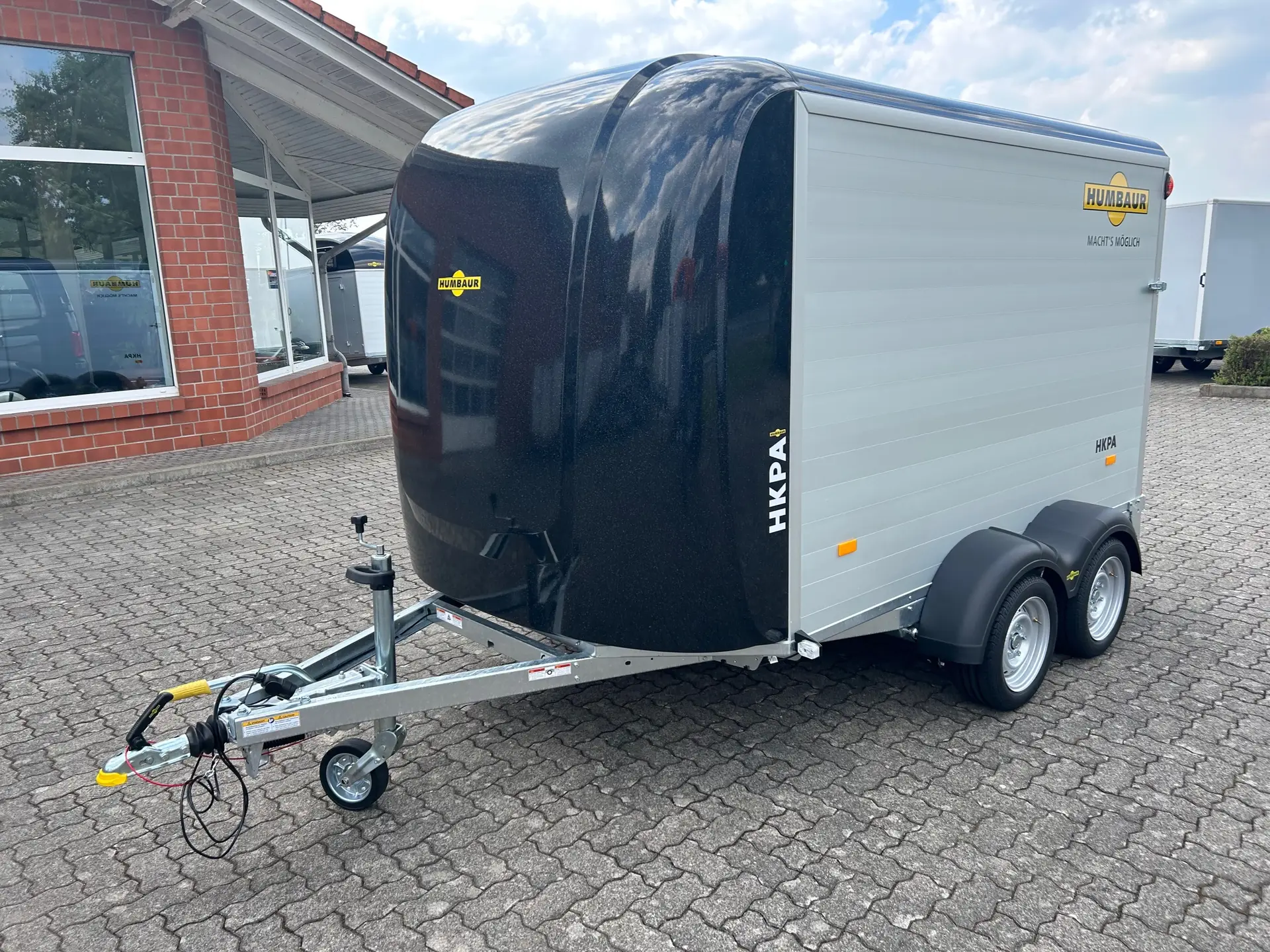 46-3.webp Remorque porte-voiture fermée Humbaur HKPA 263217 2600 kg – Image 1