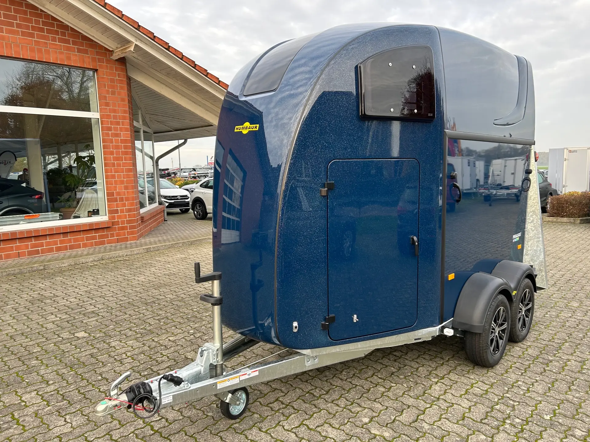 52-2.webp Van transport chevaux Humbaur Pegasus Style 2700 kg – Image 1