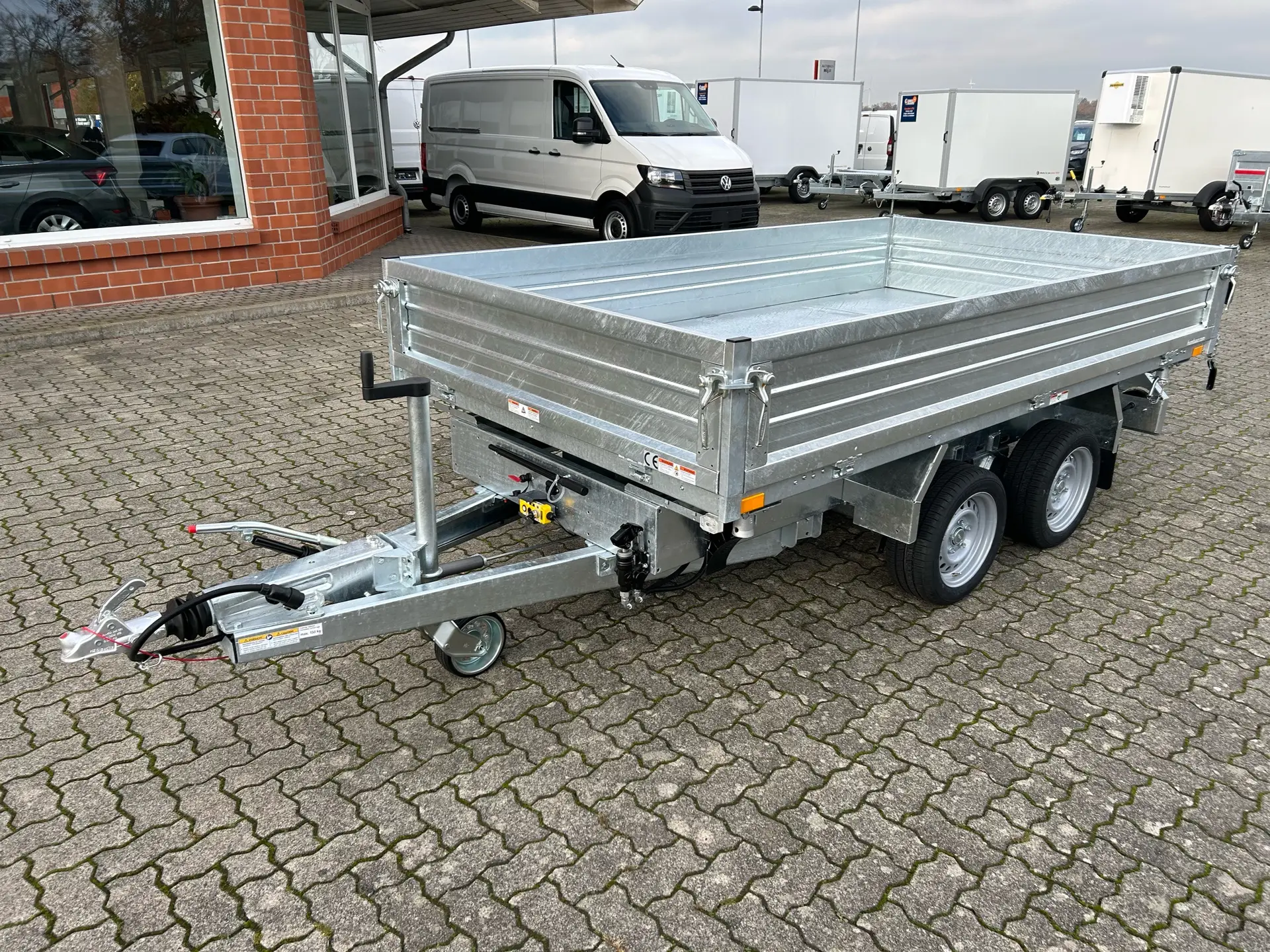 56-2.webp Remorque tri-benne Humbaur HTK 3500.31 ProSteel 3500 kg – Image 1