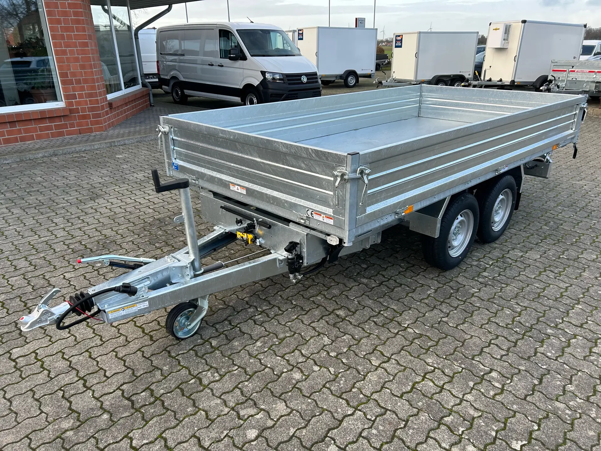 76-3.webp Remorque tri-benne Humbaur HTK 3500.37 ProSteel 3500 kg – Image 1