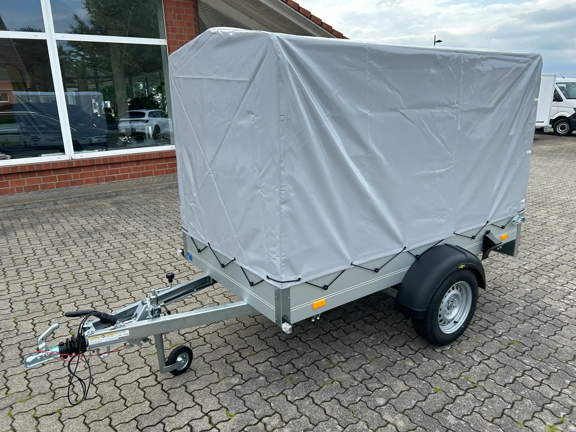 77-3.webp Remorque freinée Humbaur H132513 251x131 telo alto 1300 kg – Image 1