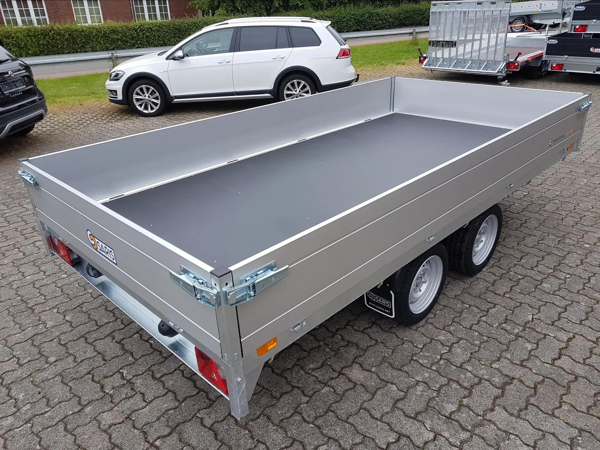 Plattformanhänger Saris PL 356x184, 2700 kg, Tandemachse